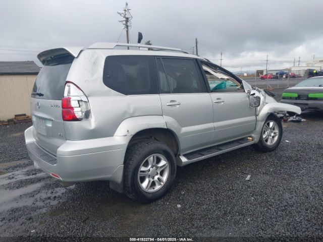 2005 LEXUS GX 470 JTJBT20X050074810 Photo 3