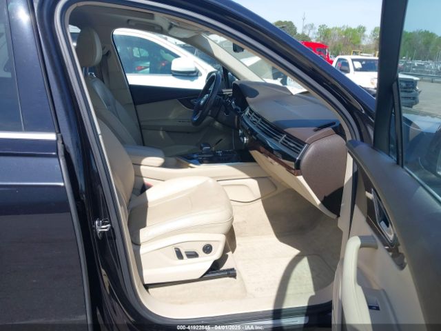 WA1VAAF78JD025827 Audi Q7 3.0t Premium