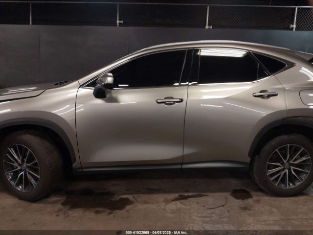 2T2GKCEZ3RC016337 Lexus Nx 350h Premium