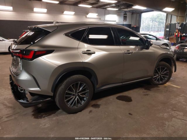 2T2GKCEZ3RC016337 Lexus Nx 350h Premium