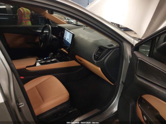 2T2GKCEZ3RC016337 Lexus Nx 350h Premium