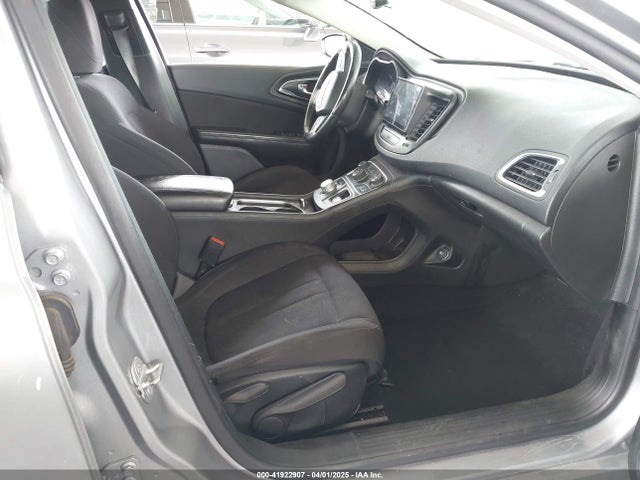 Chrysler 200 Limited 2015 1C3CCCAB6FN596933 Image 5