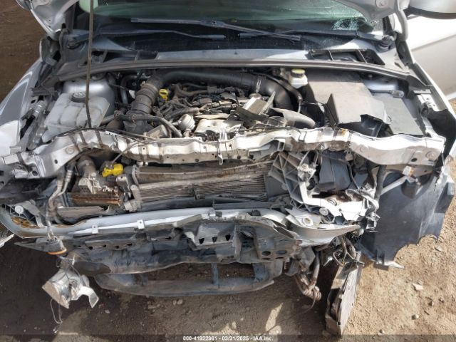 1FADP3FE7JL271029 Ford FOCUS SE