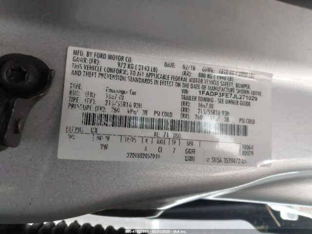 1FADP3FE7JL271029 Ford FOCUS SE