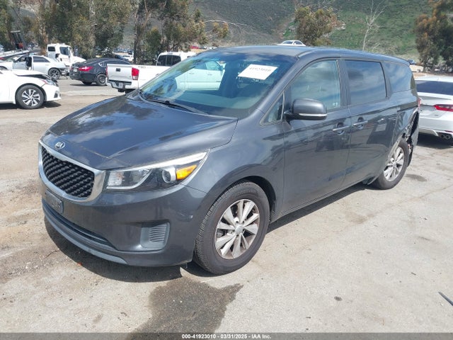 KNDMB5C1XH6226200 KIA SEDONA LX