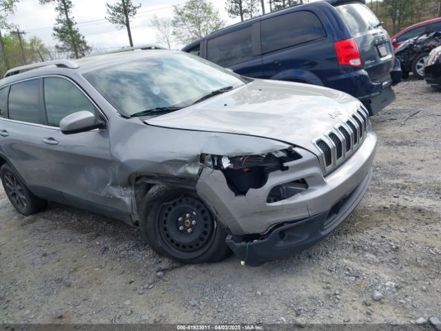 1C4PJLCB5GW107711 Jeep Cherokee Latitude