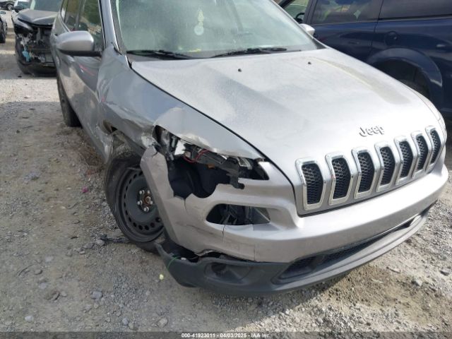 1C4PJLCB5GW107711 Jeep Cherokee Latitude