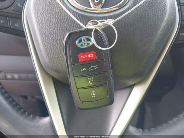 JTEAAAAH2MJ060546 Toyota VENZA LE
