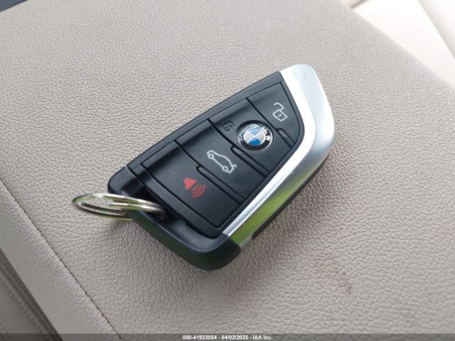 3MW5R1J05M8B71660 BMW 330I