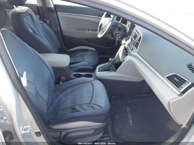 KMHD74LF9HU156039 Hyundai ELANTRA SE