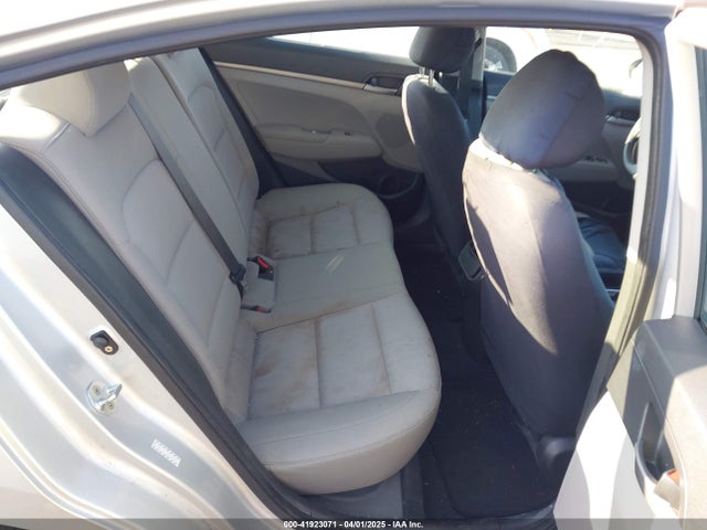 KMHD74LF9HU156039 Hyundai ELANTRA SE