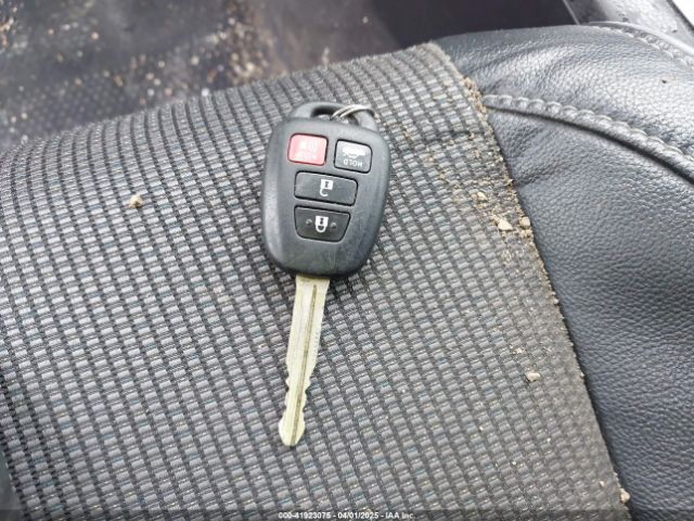2T1BURHE1EC211867 Toyota Corolla S Plus