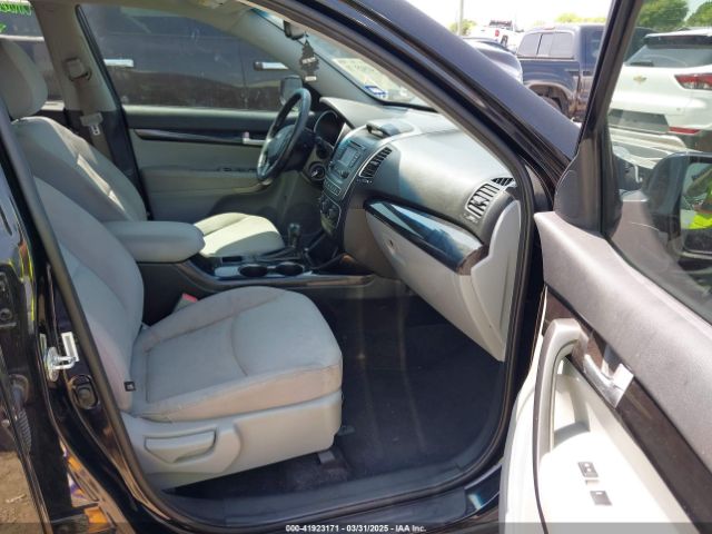 5XYKT4A75FG643224 KIA Sorento Lx V6