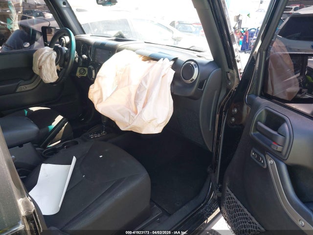 1C4AJWAG2HL588381 Jeep Wrangler Sport 4x4