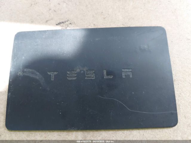 5YJ3E1EC0LF640965 Tesla 2020