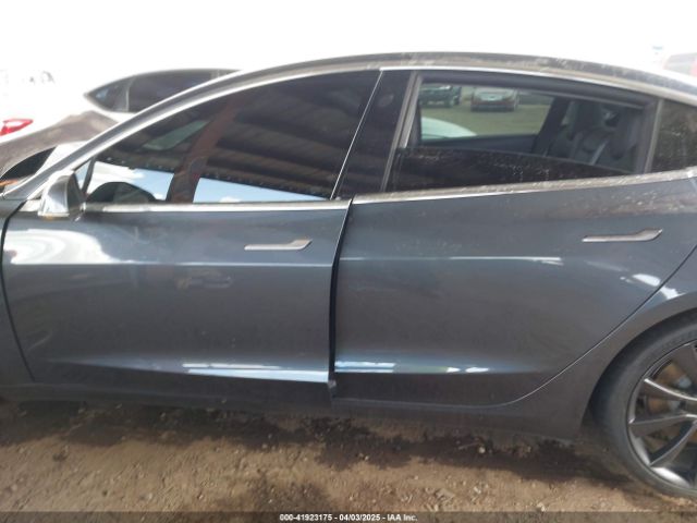 5YJ3E1EC0LF640965 Tesla 2020