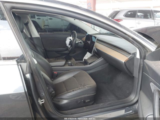 5YJ3E1EC0LF640965 Tesla 2020