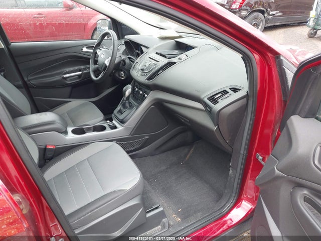 1FMCU9GX8EUE19282 Ford ESCAPE SE
