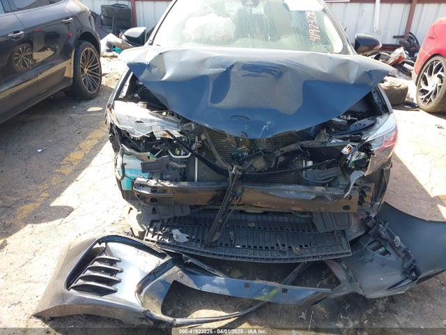 2T1BURHE6JC986353 Toyota COROLLA SE