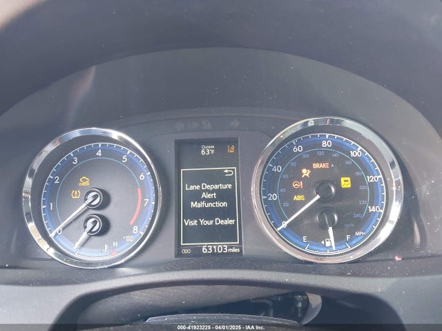2T1BURHE6JC986353 Toyota COROLLA SE