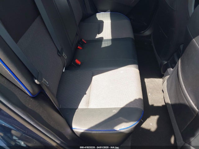 2T1BURHE6JC986353 Toyota COROLLA SE