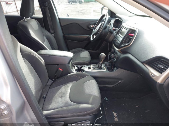 1C4PJMCB2EW172275 Jeep Cherokee Latitude