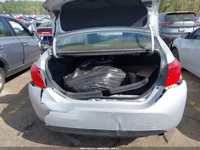 2T1BURHE8HC785578 Toyota COROLLA SE