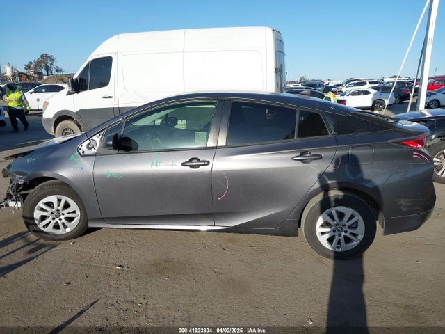 JTDKBRFU0G3007718 Toyota Prius Two