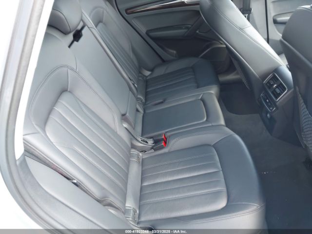 WA1BNAFY3J2234064 Audi Q5 2.0t Premium/2.0t Tech Premium