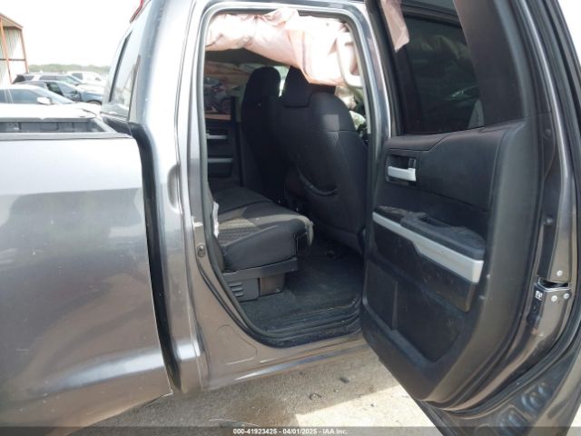 5TFRM5F11KX135202 Toyota Tundra Sr5 4.6l V8