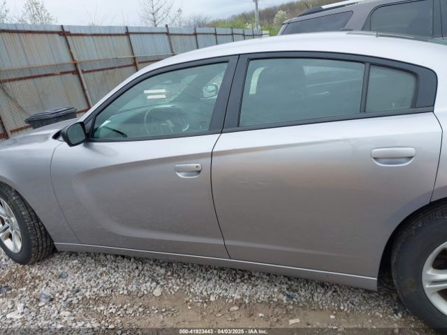 2C3CDXBGXFH856726 Dodge Charger Se