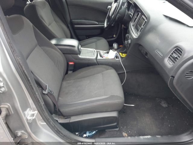 2C3CDXBGXFH856726 Dodge Charger Se