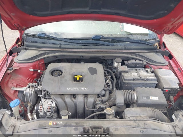 5NPD84LF9JH364777 Hyundai ELANTRA SEL