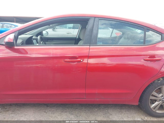 5NPD84LF9JH364777 Hyundai ELANTRA SEL