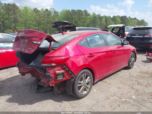 5NPD84LF9JH364777 Hyundai ELANTRA SEL
