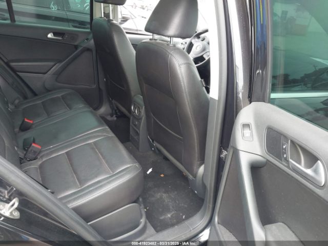 WVGTV7AX0HK011160 Volkswagen Tiguan 2.0t Sport