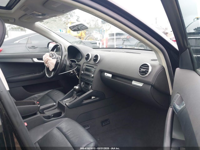 2012 AUDI A3 WAUBEAFM3CA051157 Photo 4