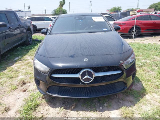 WDD3G4EB2KW002509 Mercedes-Benz A 220