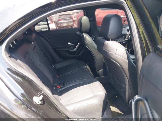 WDD3G4EB2KW002509 Mercedes-Benz A 220