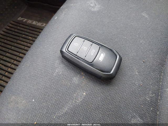 JTDEAMDE6MJ000987 Toyota Corolla Hybrid Le