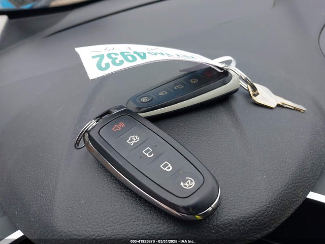 Ford C-max Energi Sel 2014 1FADP5CU2EL516669 Image 11