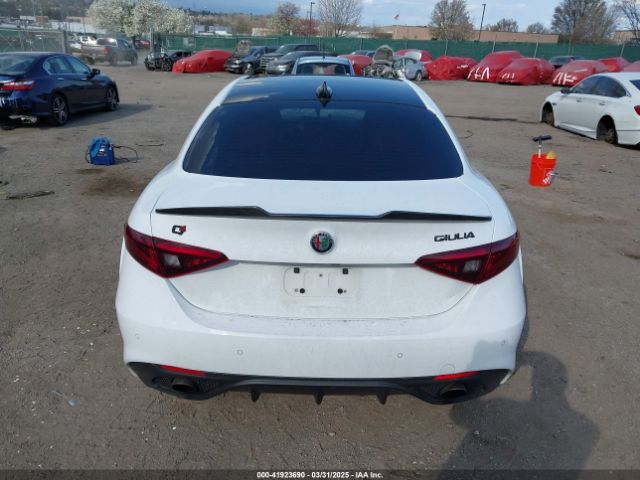 ZARFAEENXH7560223 Alfa Romeo Giulia Ti Awd