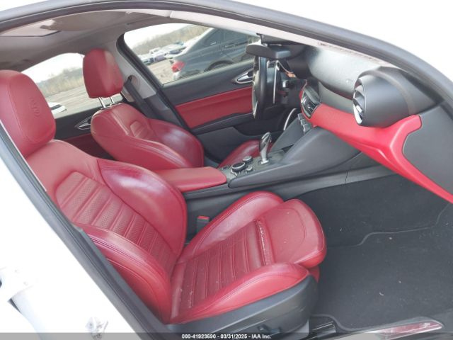 ZARFAEENXH7560223 Alfa Romeo Giulia Ti Awd