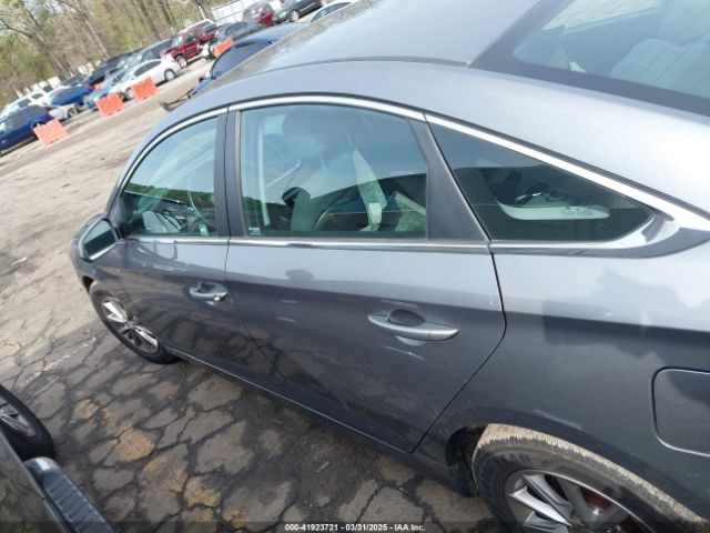 5NPE24AF7JH699173 Hyundai SONATA SE