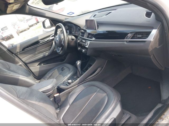 2018 BMW X1 WBXHU7C30J5H43158 Photo 4