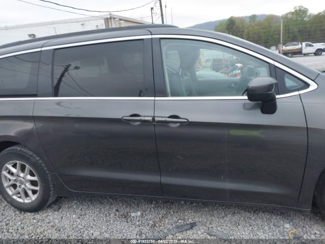 2C4RC1DG5MR511890 Chrysler Voyager Lxi