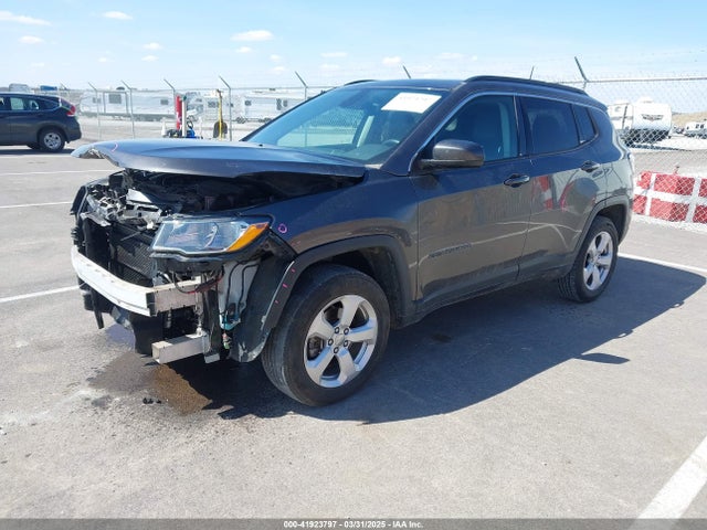 3C4NJDBB3JT316425 Jeep Compass Latitude 4x4