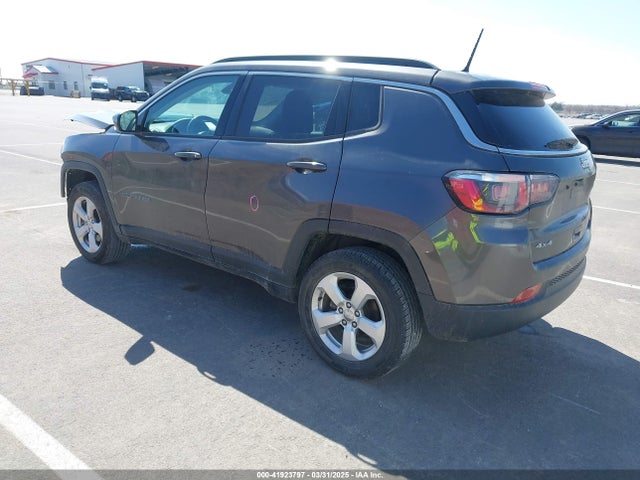 3C4NJDBB3JT316425 Jeep Compass Latitude 4x4