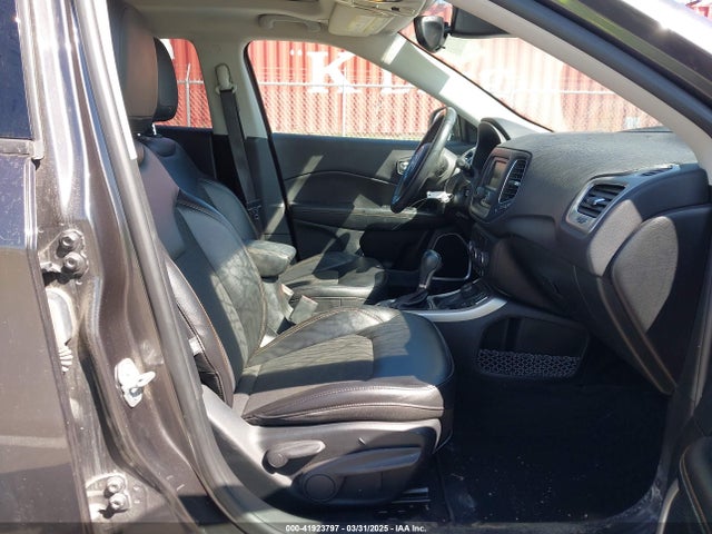 3C4NJDBB3JT316425 Jeep Compass Latitude 4x4