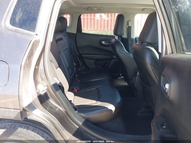 3C4NJDBB3JT316425 Jeep Compass Latitude 4x4